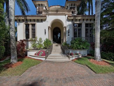 Old Naples Luxury 5 Bedroom Villa Short Walk to Beach