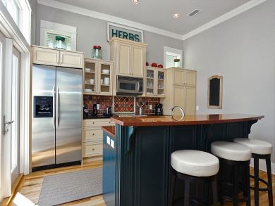 Kitchen Bar for Three
