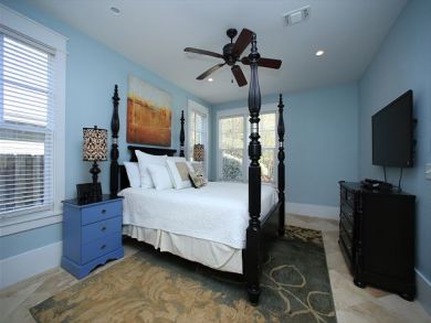 Queen Bed in Second Bedroom