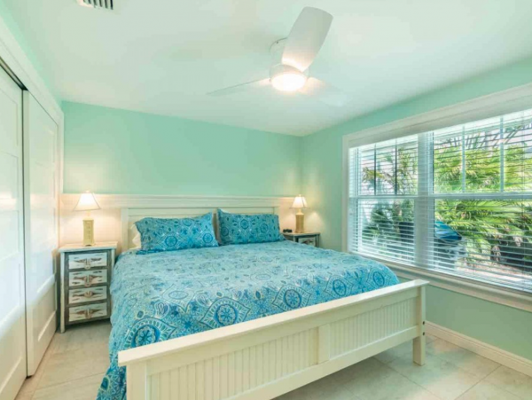 Holmes Beach Two Bedroom Duplex - Sleeps 6 Private Pool