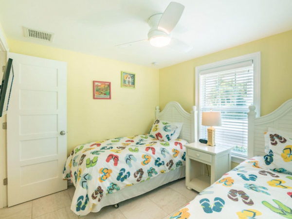 Holmes Beach Two Bedroom Duplex - Sleeps 6 Private Pool