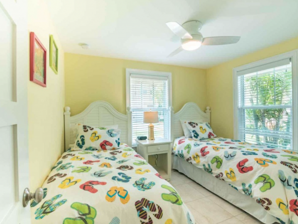 Holmes Beach Two Bedroom Duplex - Sleeps 6 Private Pool