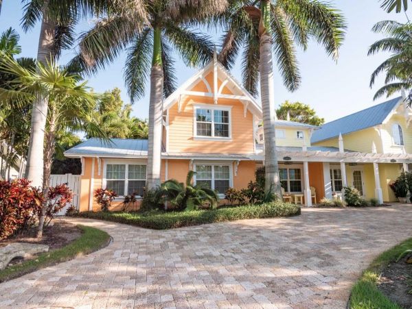 Lovely Cottage in Holmes Beach Walk to Beach