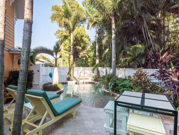 Lovely Cottage in Holmes Beach Walk to Beach
