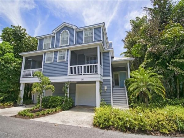 Boca Grande Four Bedroom Pool Home Sleeps 8 Walk to Beach