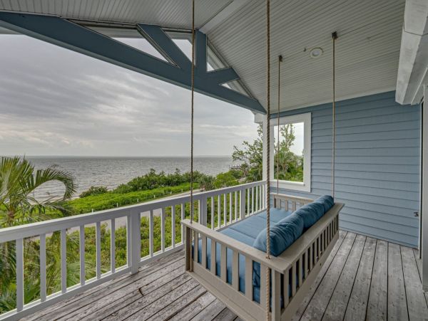 Boca Grande Four Bedroom Pool Home Sleeps 8 Walk to Beach