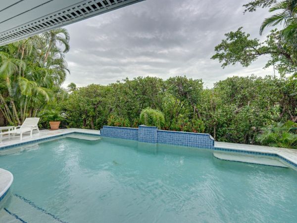 Boca Grande Four Bedroom Pool Home Sleeps 8 Walk to Beach