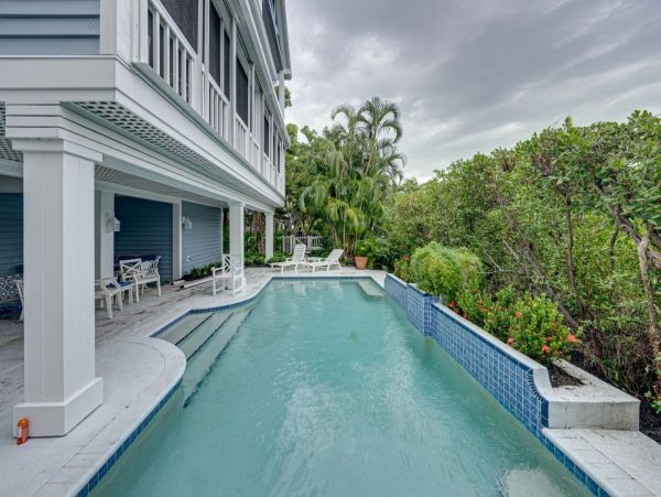 Boca Grande Four Bedroom Pool Home Sleeps 8 Walk to Beach