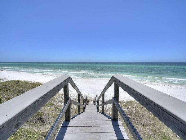 Luxury Beach Vacation Home with Private Pool Eight Bedrooms