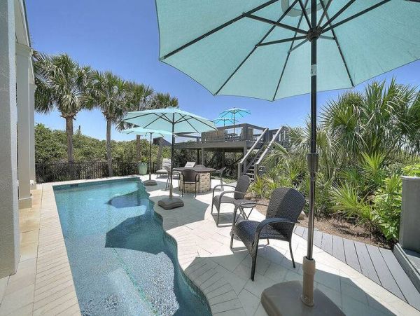 Luxury Beach Vacation Home with Private Pool Eight Bedrooms