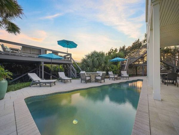 Luxury Beach Vacation Home with Private Pool Eight Bedrooms