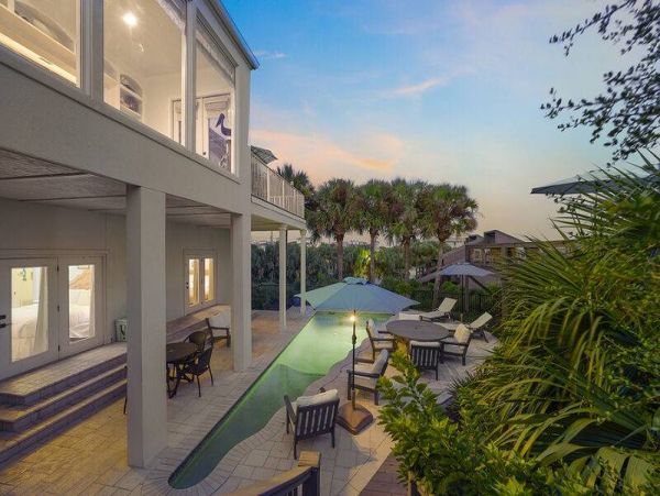 Luxury Beach Vacation Home with Private Pool Eight Bedrooms