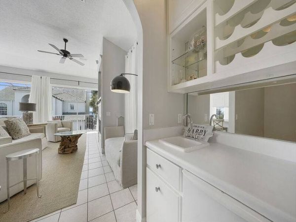 Luxury Beach Vacation Home with Private Pool Eight Bedrooms