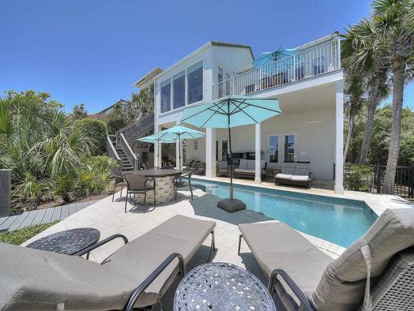 Luxury Beach Vacation Home with Private Pool Eight Bedrooms