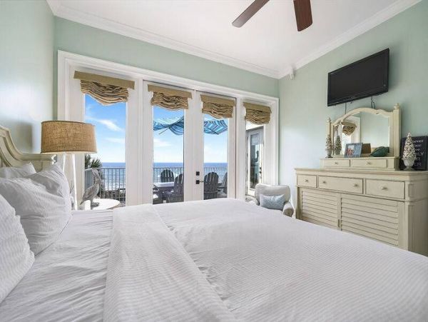 Luxury Beach Vacation Home with Private Pool Eight Bedrooms