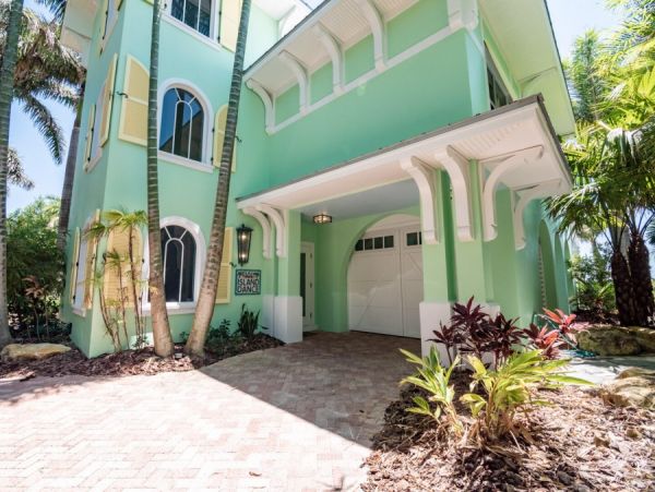 Anna Maria Island Beach House for Rent with POOL