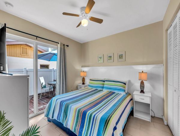 Beautiful Bradenton Beach Vacation Duplex Near Beach Sleeps 6