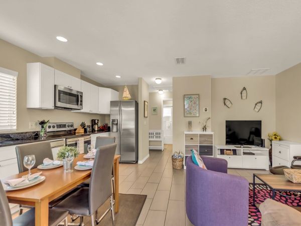 Beautiful Bradenton Beach Vacation Duplex Near Beach Sleeps 6