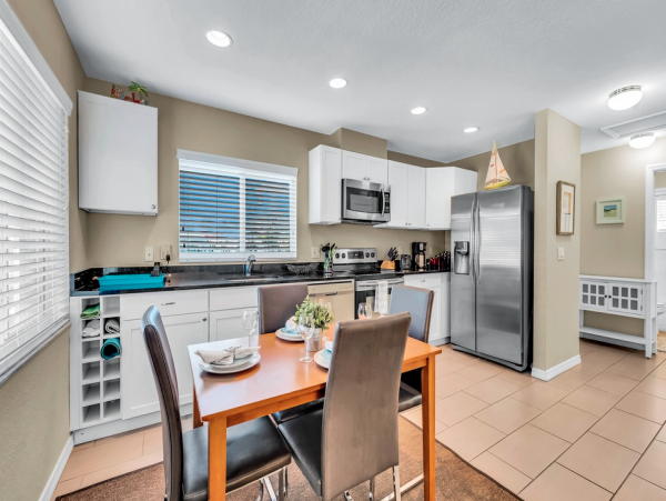 Beautiful Bradenton Beach Vacation Duplex Near Beach Sleeps 6