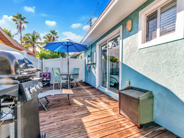 Beautiful Bradenton Beach Vacation Duplex Near Beach Sleeps 6