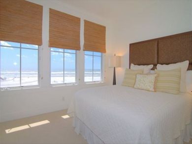 Second Bedroom has Queen Bed Second Bedroom has Queen Bed