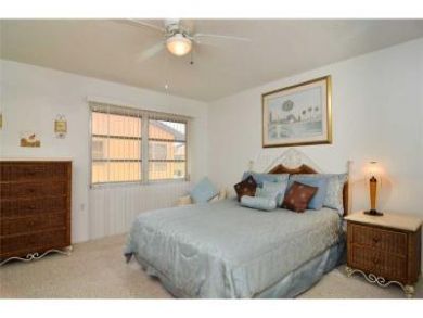 Master Bedroom with Queen Bed