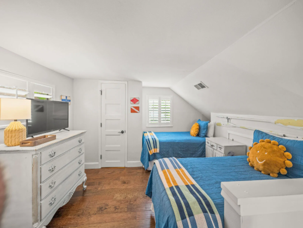Charming Retreat with Lagoon-Style Pool & Prime Anna Maria Island Location