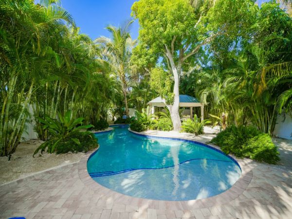 Charming Retreat with Lagoon-Style Pool & Prime Anna Maria Island Location