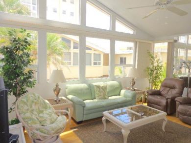 Venice Condo - 2 Bedrooms - Beach & Pool