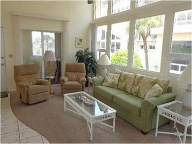 Vacation Condo for Rent - 2 Bedrooms - Pool & Beach
