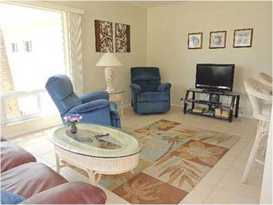 One Bedroom Condo - Gulf Front Swimming Pool