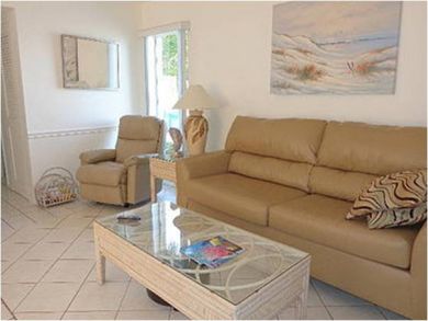 Venice Condo - Gulf Front Swimming Pool - Sleeps 4