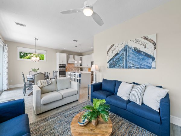 Anna Maria Island Vacation Pool Home Five Bedrooms Sleeps 10