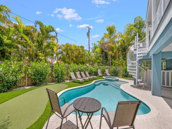 Anna Maria Island Vacation Pool Home Five Bedrooms Sleeps 10