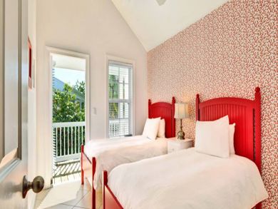 Marathon Vacation Home Sleeps Six Guests.