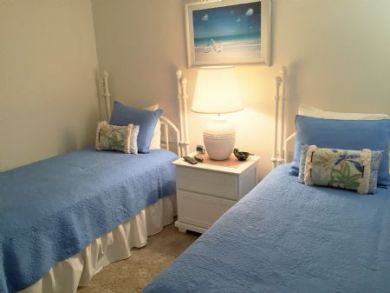 Canal Front Condo 3 Bedrooms Sleeps 6 Walk To Beach