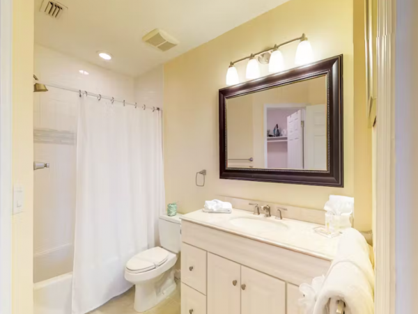 Holmes Beach 2 Bedroom Rental Overlooking Nature Preserve.