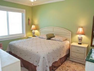 Master Bedroom with Queen Bed Master Bedroom with Queen Bed