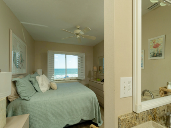 Holmes Beach 2 Bedroom Condo Full Ocean View