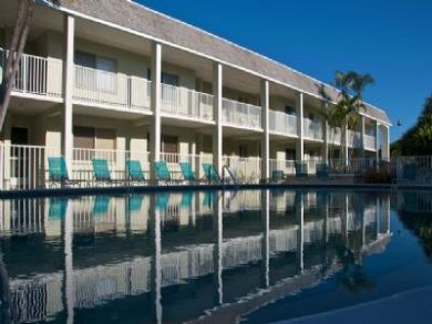 Sleep 4 at the Holmes Beach Poolside Condo Walk to Beach