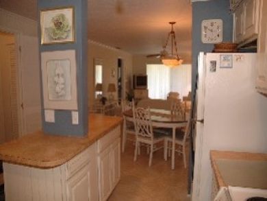 Kitchen & Dining Area