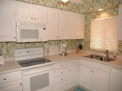 Well Equipped Kitchen Well Equipped Kitchen