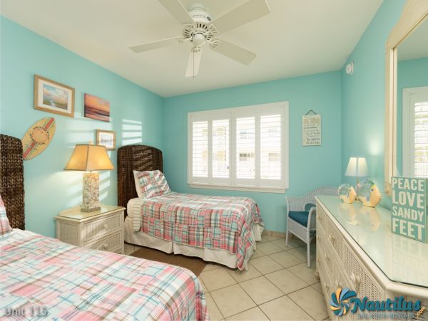 Two Bedroom Beach Condo Sleeps 4 Communal Pool