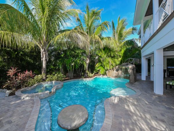 Eight Bedroom Deluxe Anna Maria Rental with Private Pool