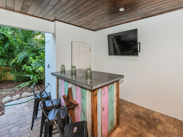 Eight Bedroom Deluxe Anna Maria Rental with Private Pool