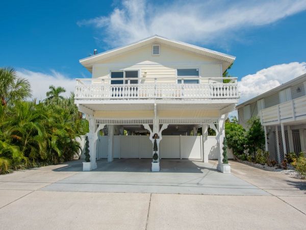 Holmes Beach Luxury Vacation Rental Home Four Bedrooms