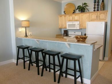 Well Equipped Kitchen with Breakfast Bar