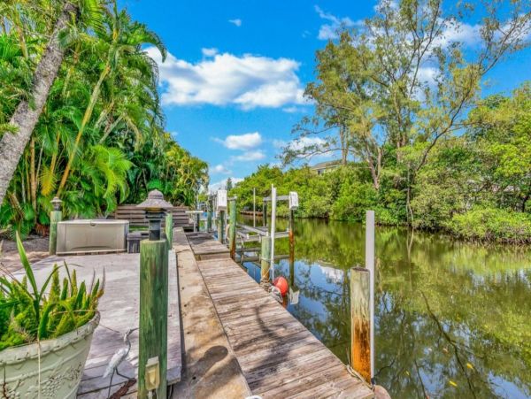 Anna Maria Island Vacation Rental – Canal Front Beach Retreat
