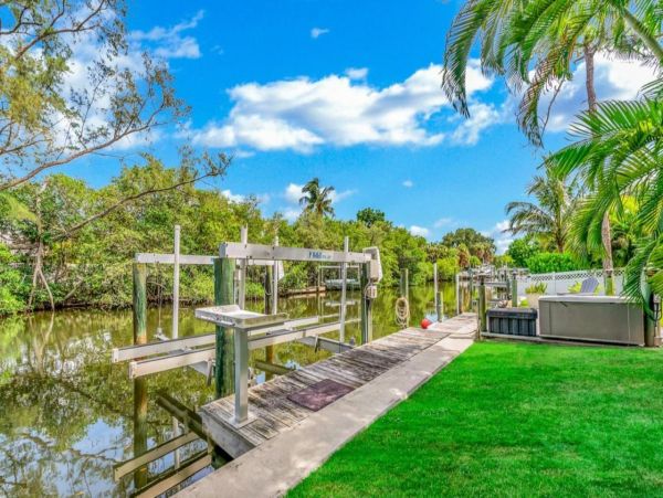 Anna Maria Island Vacation Rental – Canal Front Beach Retreat