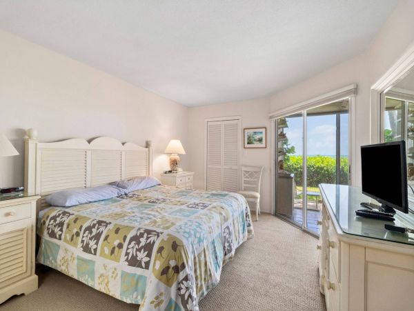 Longboat Key Vacation Condo Sleeps 4 Guests Full Gulf View